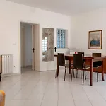 Syracuse Comfy Retreat By Wonderful Italy